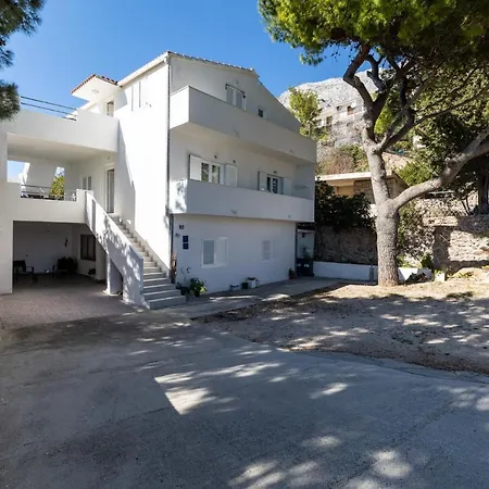 Apartment Petra Mimice
