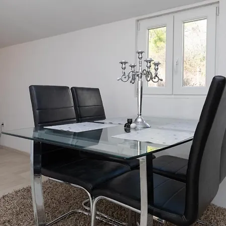 Petra Apartment