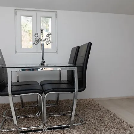 Petra Apartment *